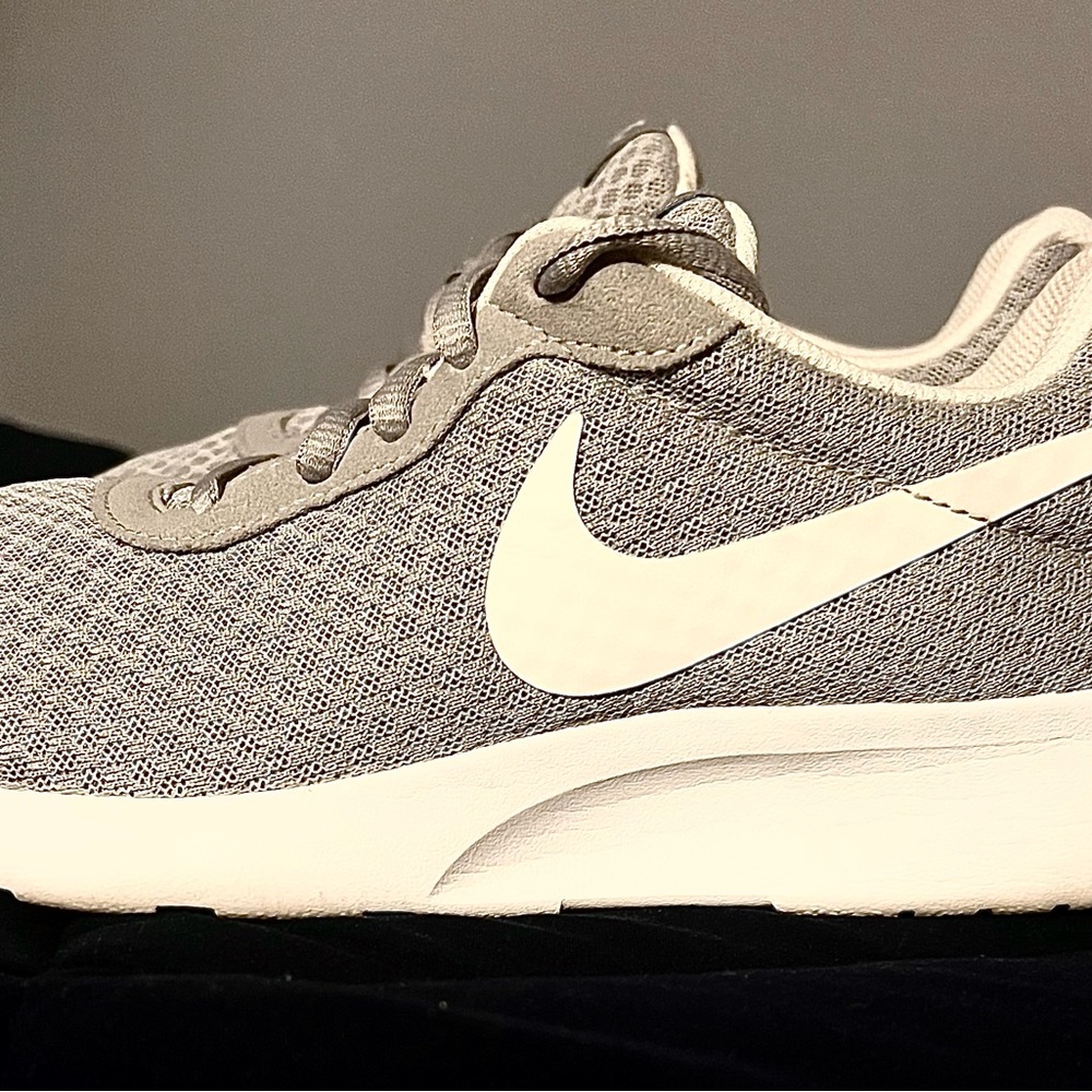 Women nike wore 3 times 7.5